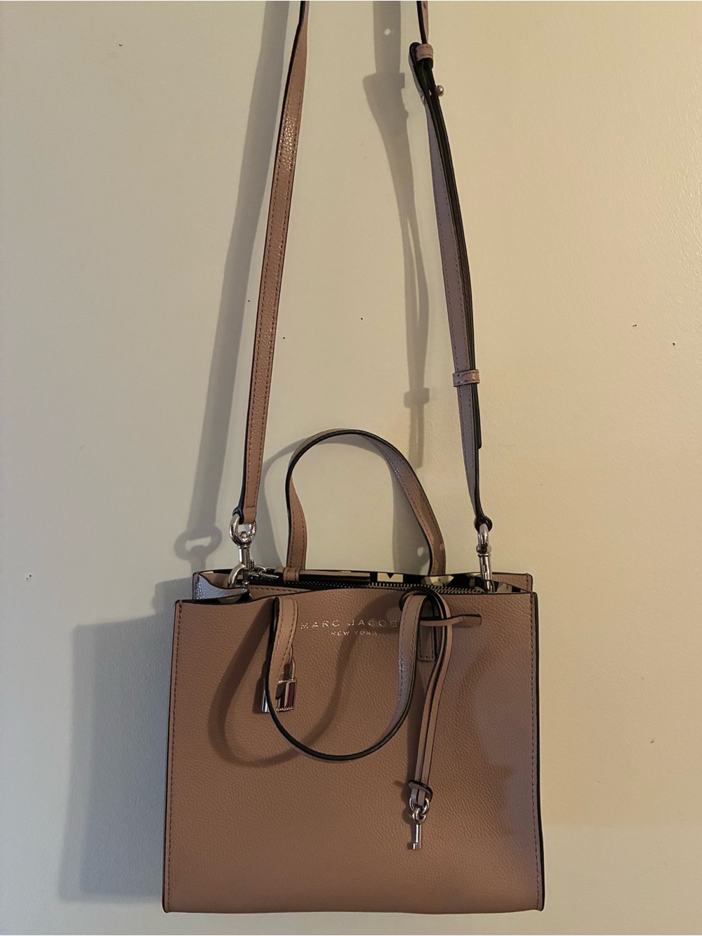 Small Taupe Marc Jacobs Purse - Picture 6 of 6